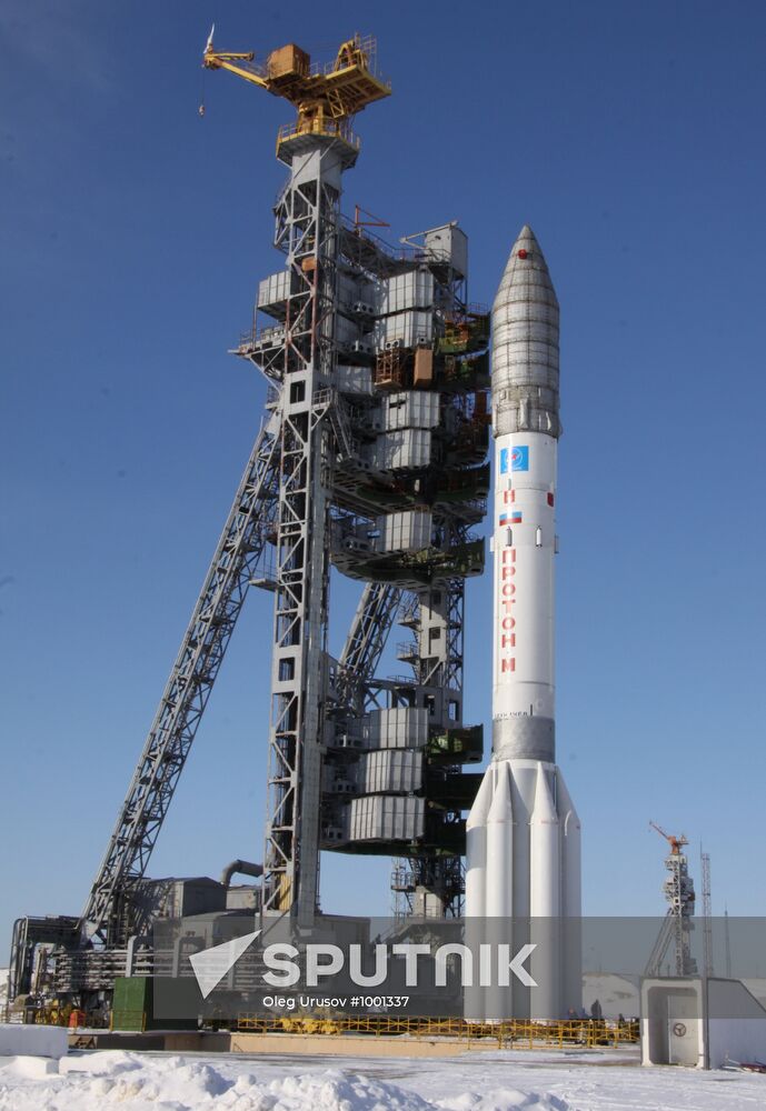 Proton M missile transported to Baikonur launchpad