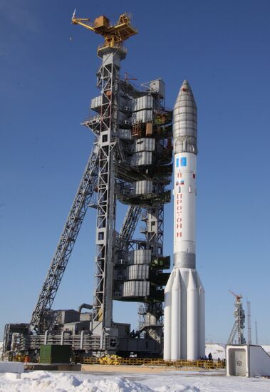 Proton M missile transported to Baikonur launchpad