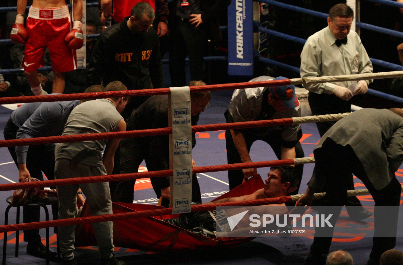 Boxer Roman Simakov dies in hospital