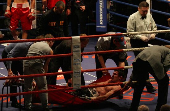 Boxer Roman Simakov dies in hospital