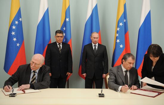 Vladimir Putin meets with Elías Jaua Milano in Moscow