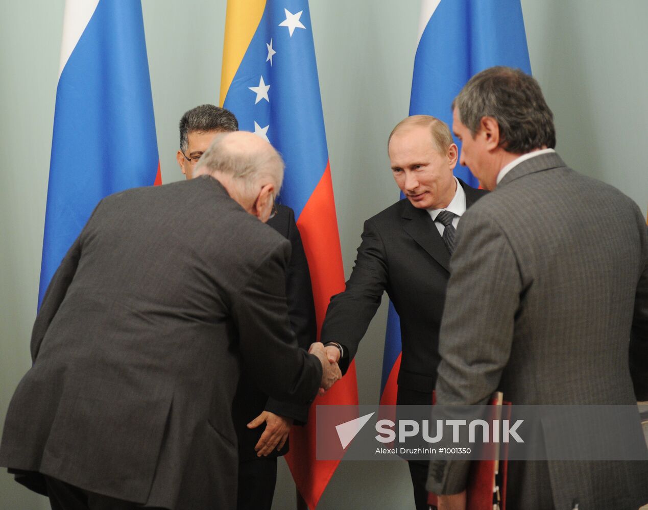Vladimir Putin meets with Elías Jaua Milano in Moscow