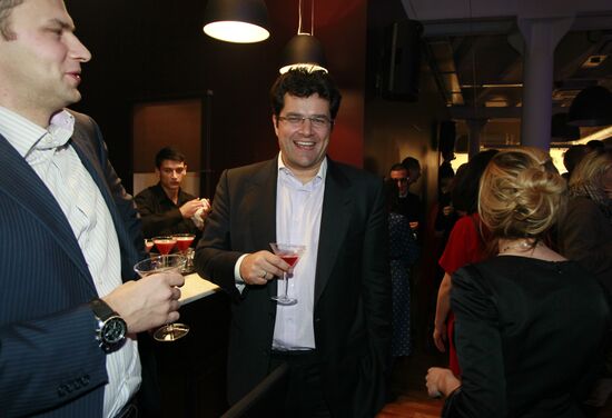 Cabinet Lounge, first business club, opens in MoscowCabinet Loun