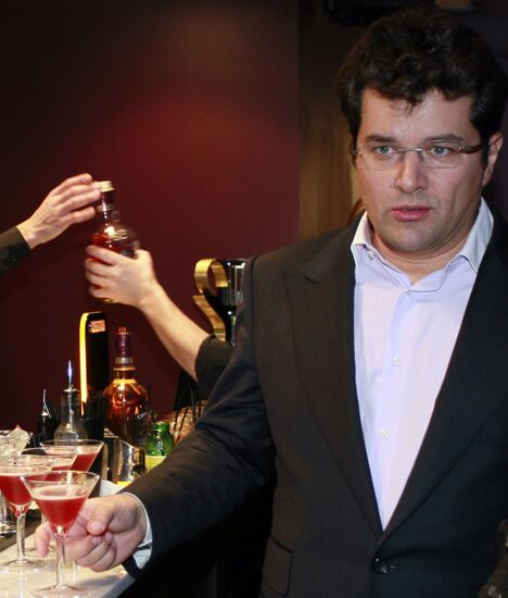 Cabinet Lounge, first business club, opens in MoscowCabinet Loun