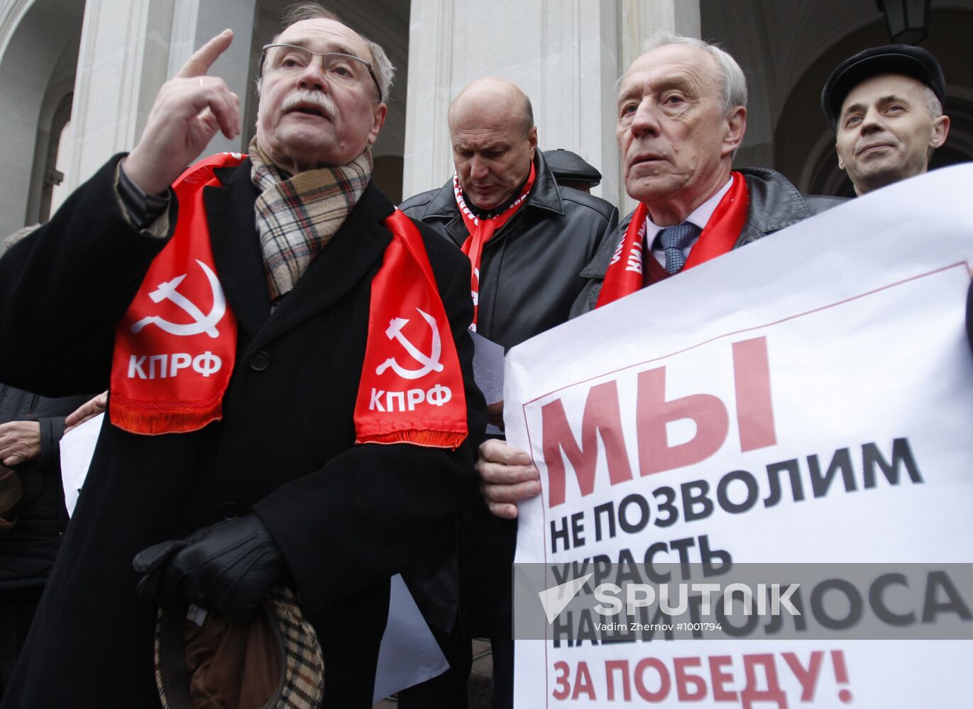 Communist Party meets with voters in St. Petersburg