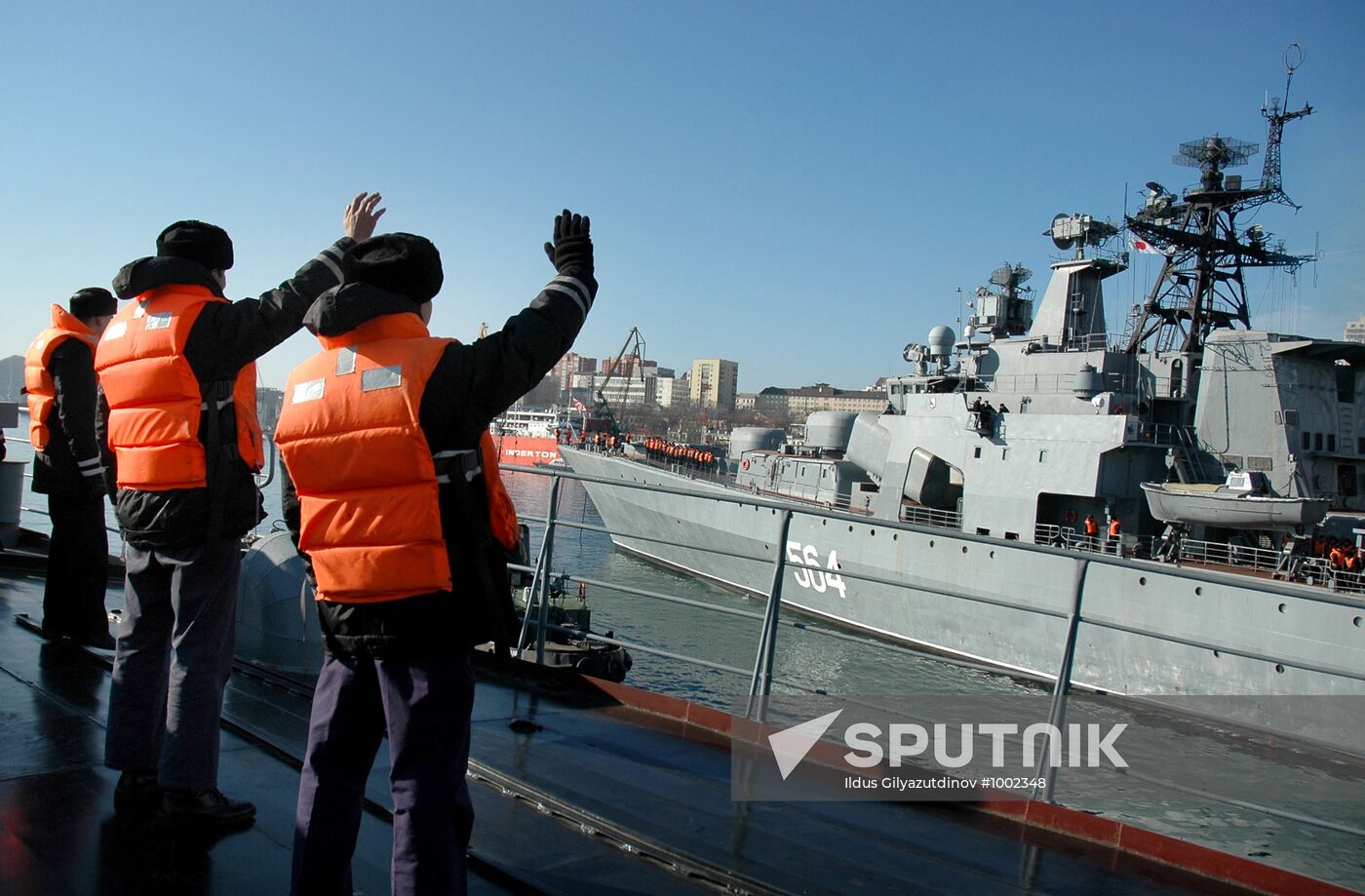 Pacific Fleet warships seen off to Horn of Africa