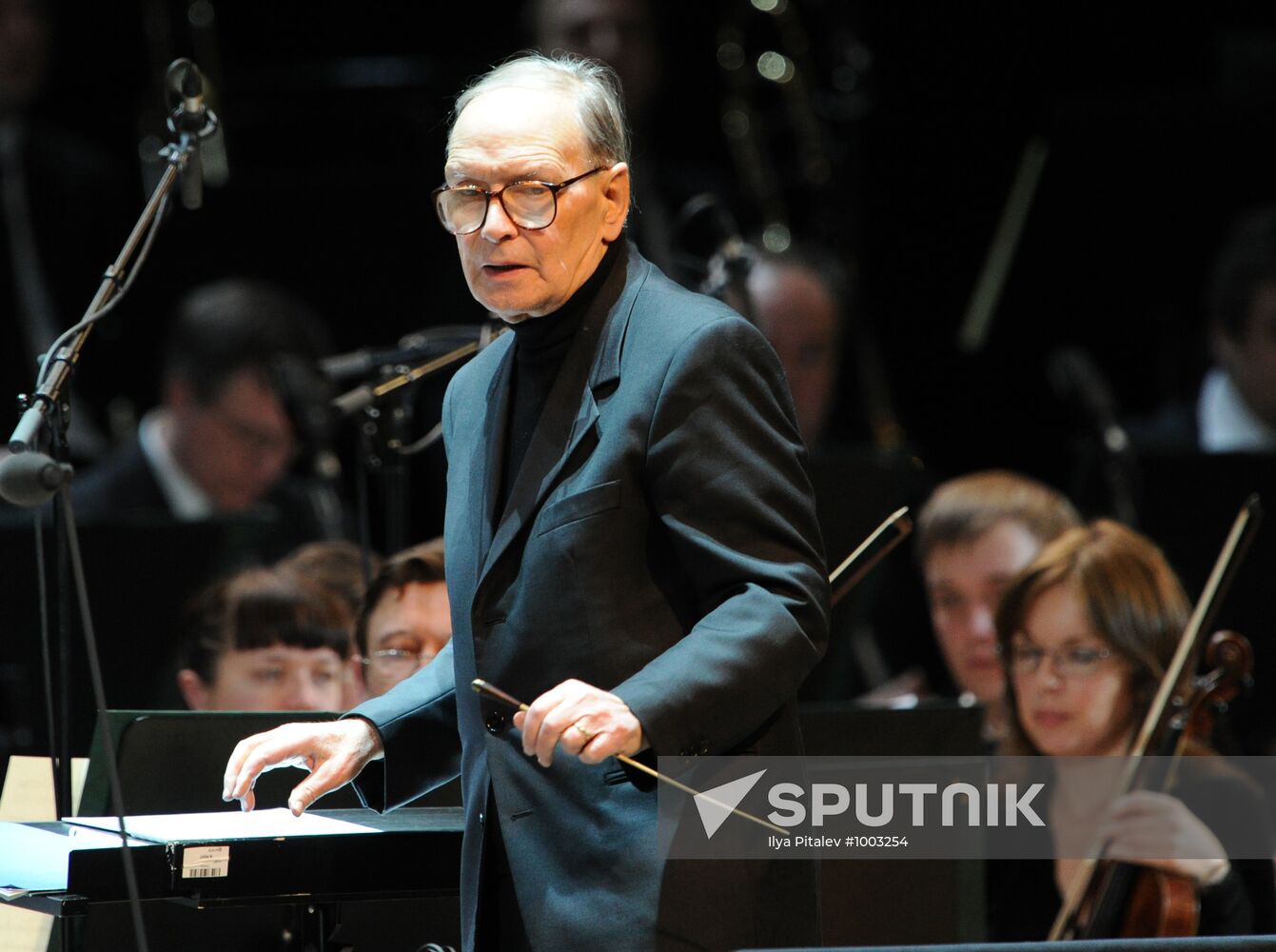 Ennio Morricone performs live in Moscow