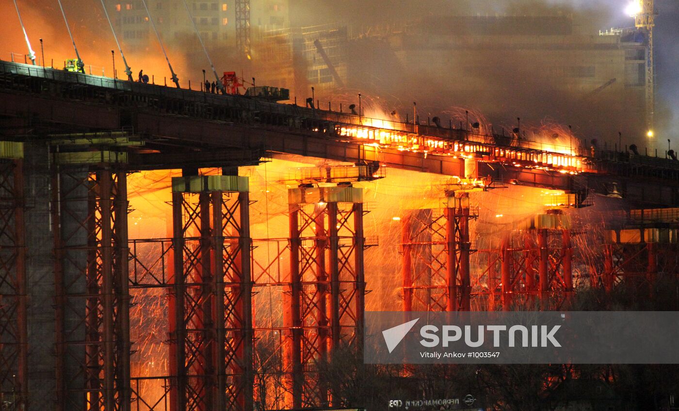 Bridge constructed in Vladivostok on fire