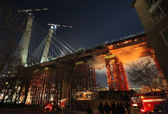 Bridge constructed in Vladivostok on fire