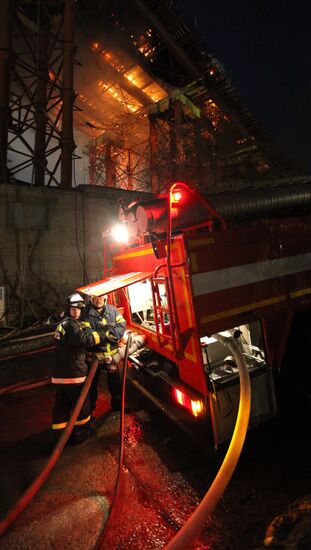 Bridge constructed in Vladivostok on fire