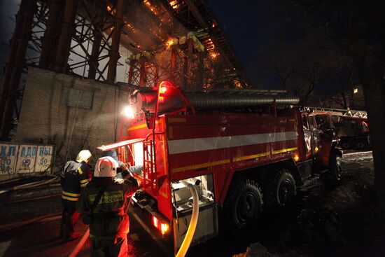 Bridge constructed in Vladivostok on fire