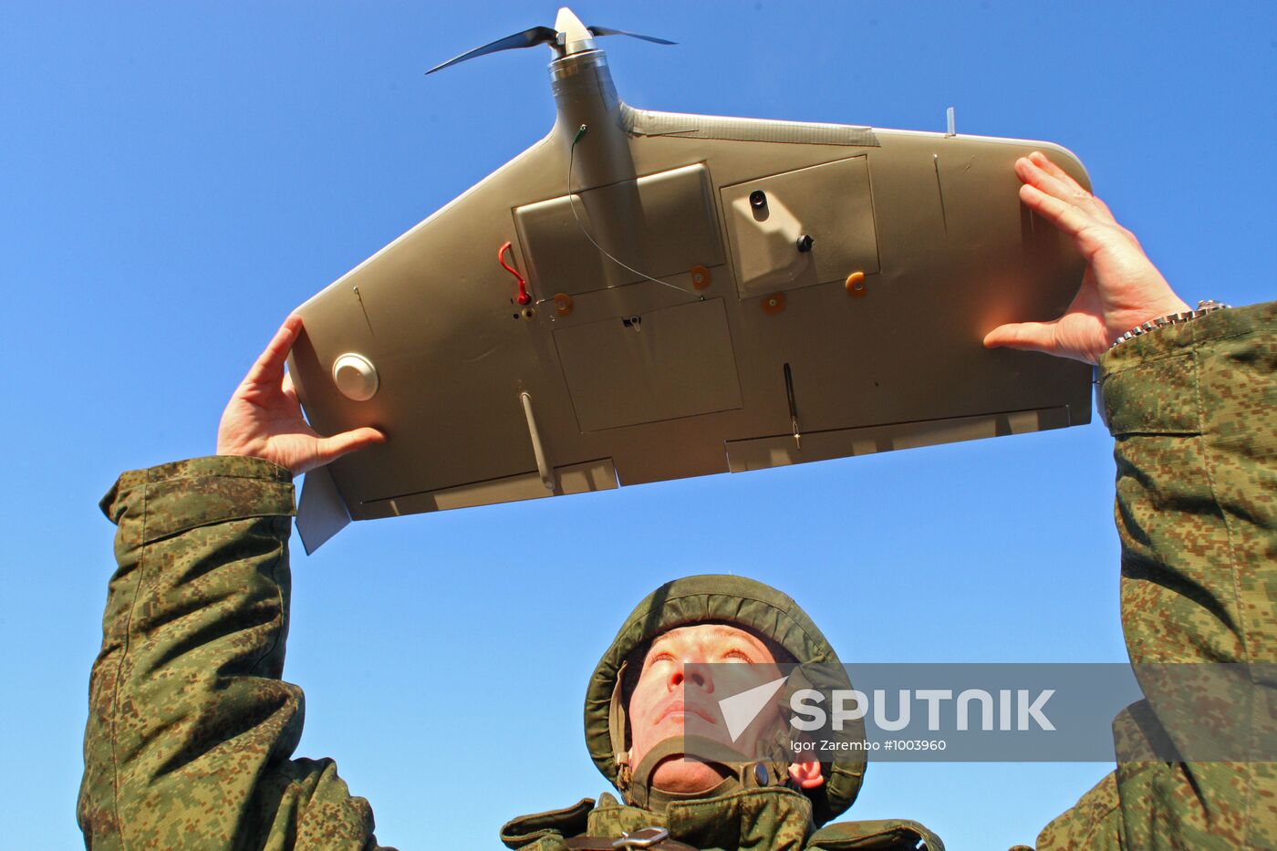 Training servicemen to handle air drones