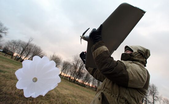 Training servicemen to handle air drones