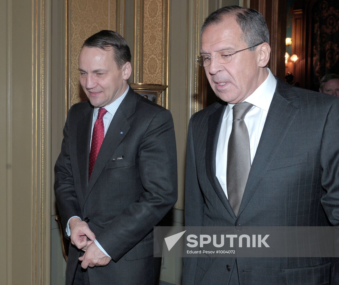 Sergei Lavrov and Radoslav Sikorsky meet in Moscow