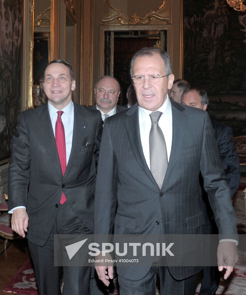 Sergei Lavrov and Radoslav Sikorsky meet in Moscow