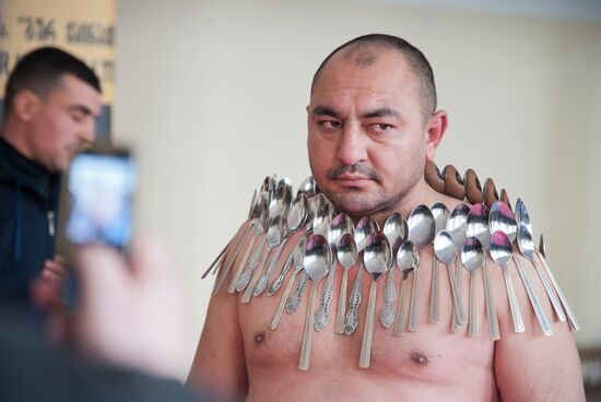 Georgian 'magnet man' gets into Guinness Book of Records