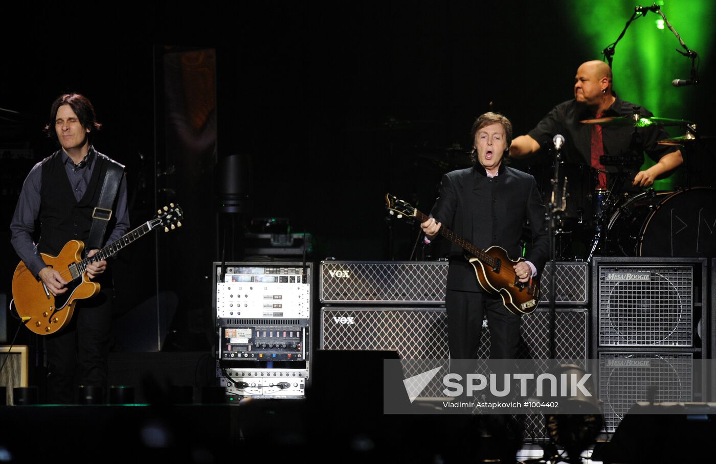 Paul McCartney performs live in Moscow