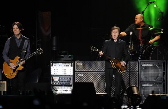 Paul McCartney performs live in Moscow