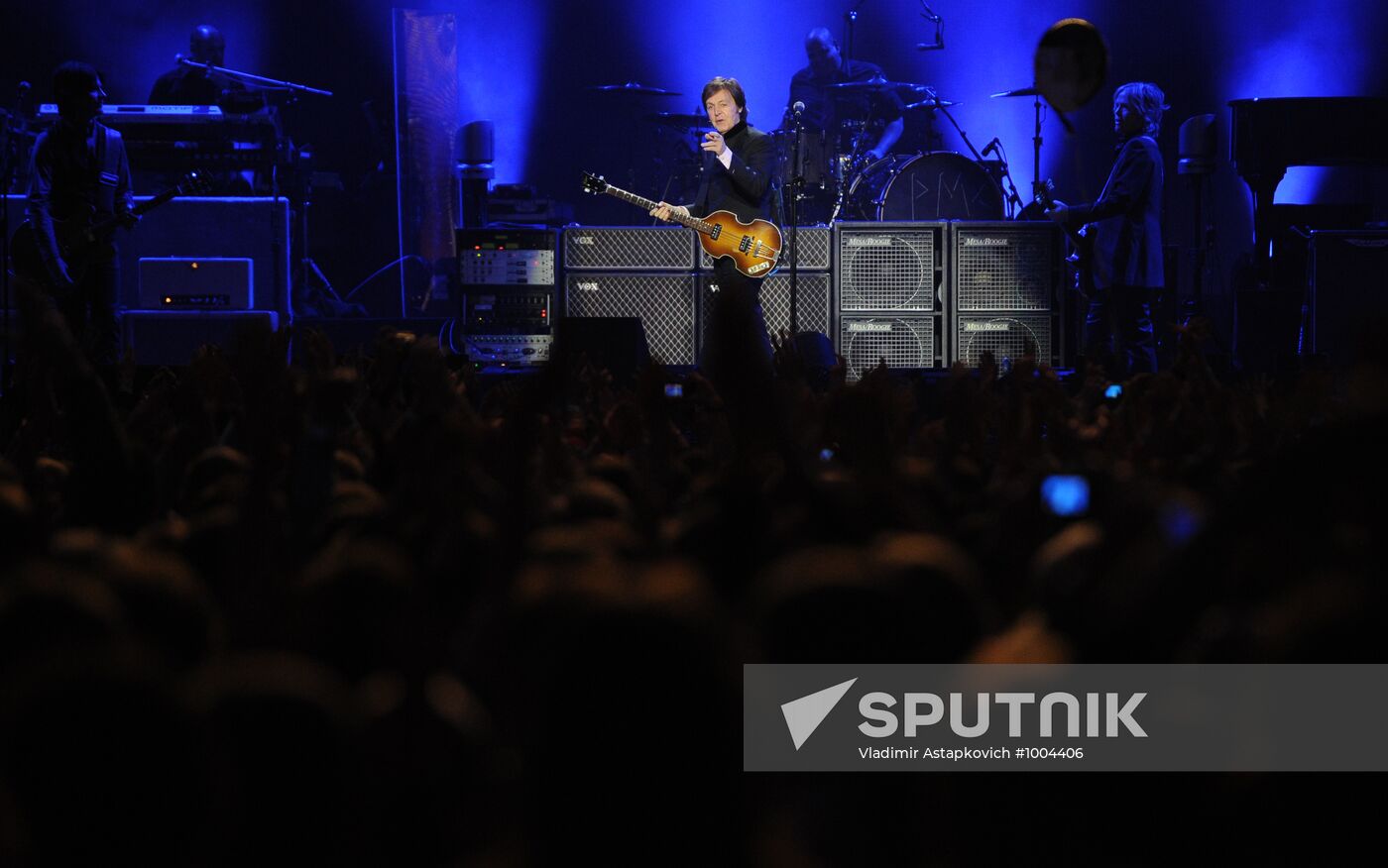 Paul McCartney performs live in Moscow