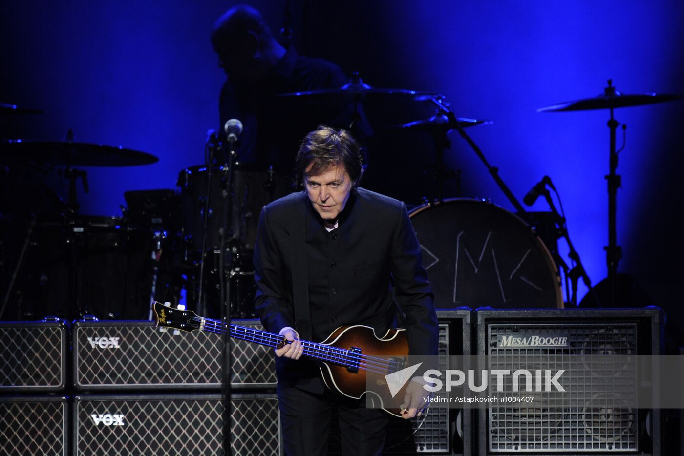 Paul McCartney performs live in Moscow