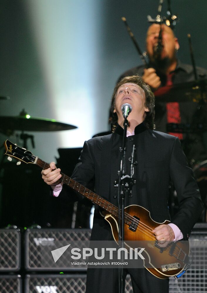 Paul McCartney performs live in Moscow