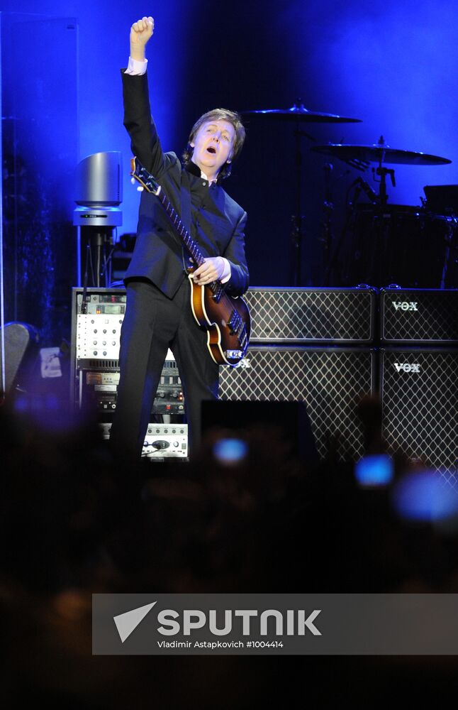 Paul McCartney performs live in Moscow