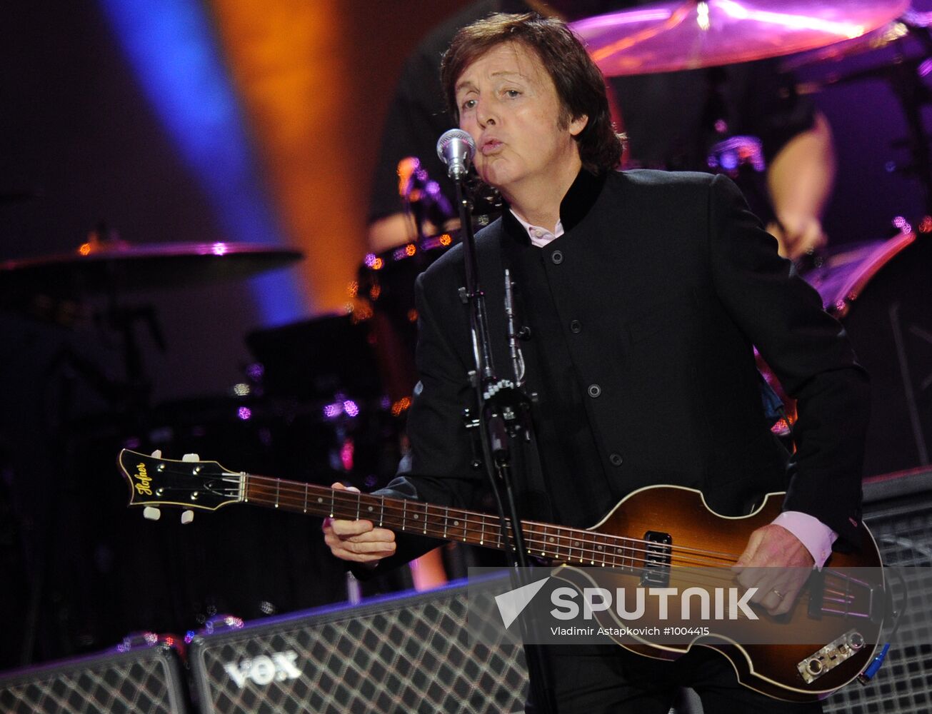 Paul McCartney performs live in Moscow