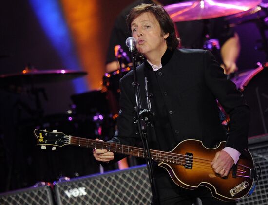 Paul McCartney performs live in Moscow
