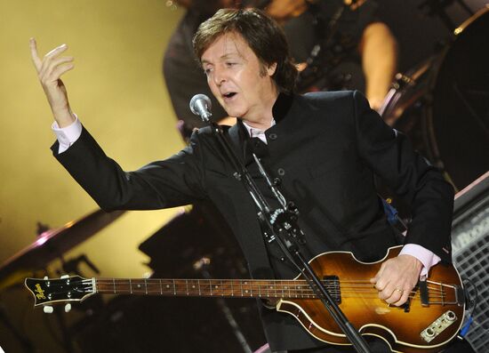 Paul McCartney performs live in Moscow