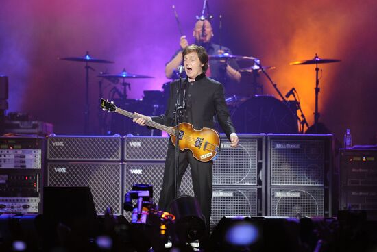 Paul McCartney performs live in Moscow