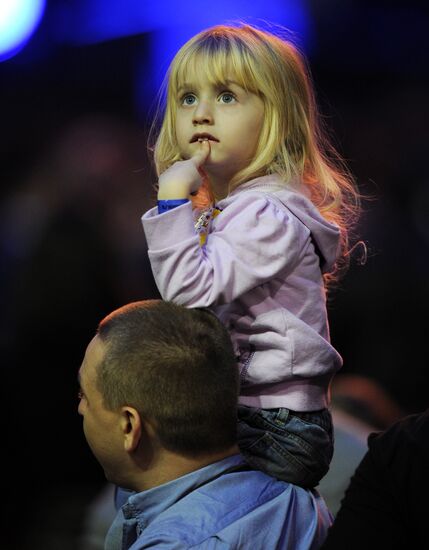 Paul McCartney performs live in Moscow