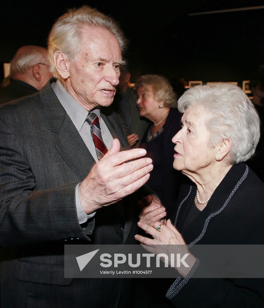 Photo exhibition 'To see the time' by Henry Borovik
