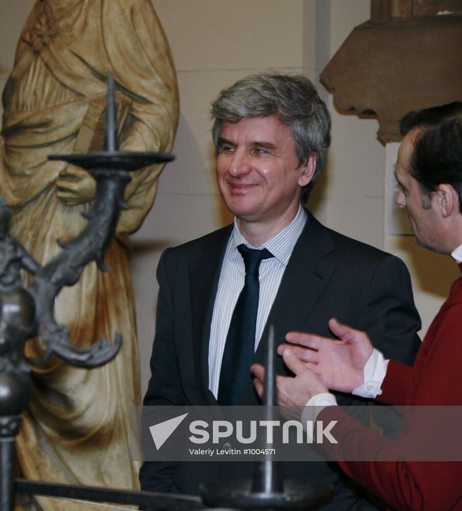 Photo exhibition 'To see the time' by Henry Borovik