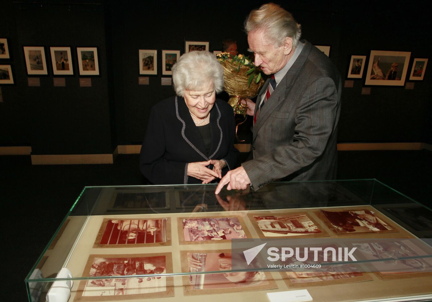 Photo exhibition 'To see the time' by Henry Borovik