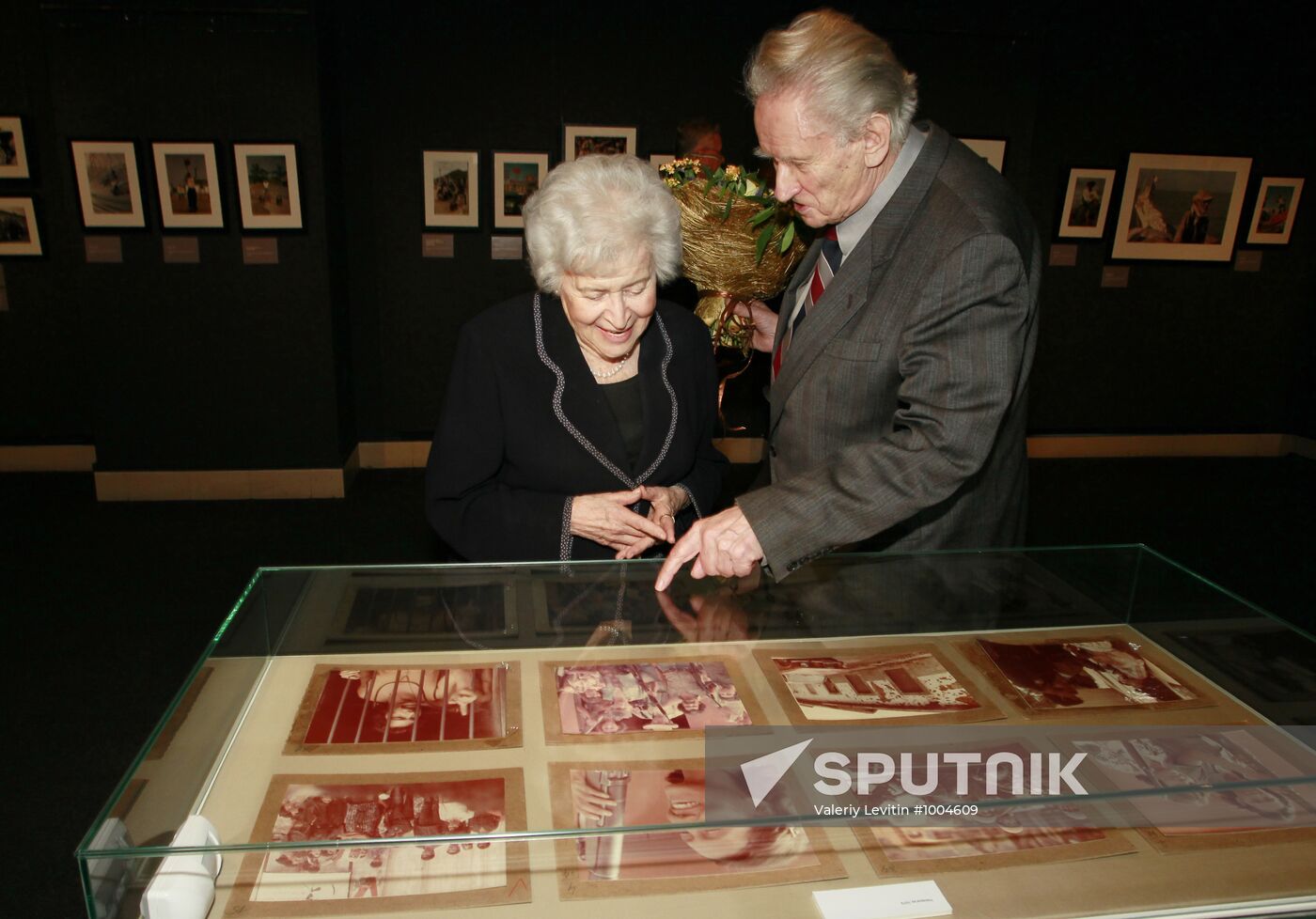 Photo exhibition 'To see the time' by Henry Borovik