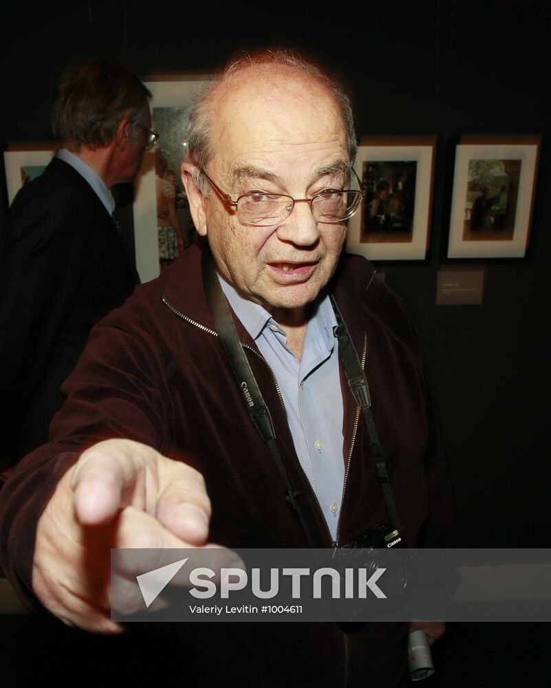 Photo exhibition 'To see the time' by Henry Borovik