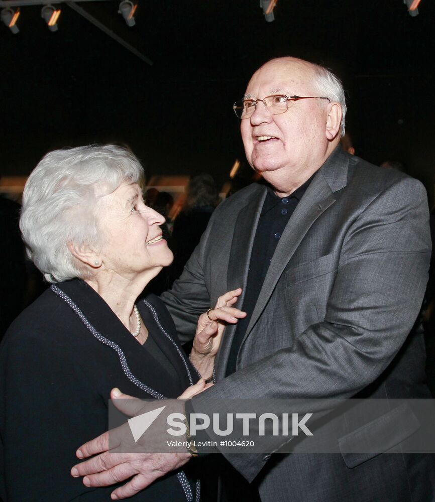 Photo exhibition 'To see the time' by Henry Borovik