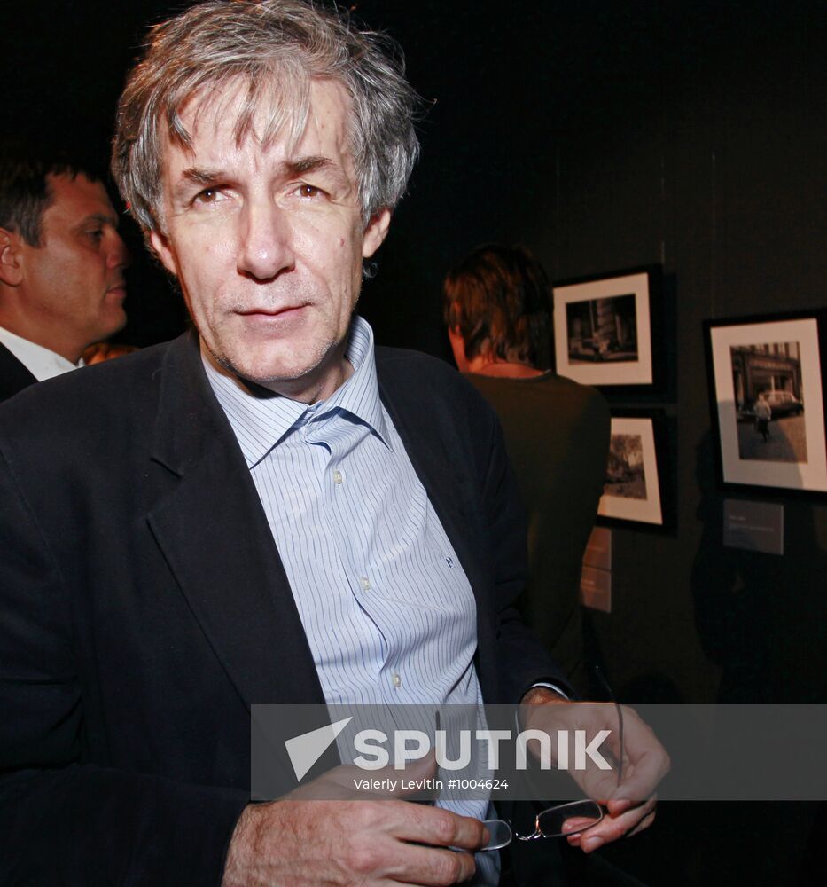 Photo exhibition 'To see the time' by Henry Borovik