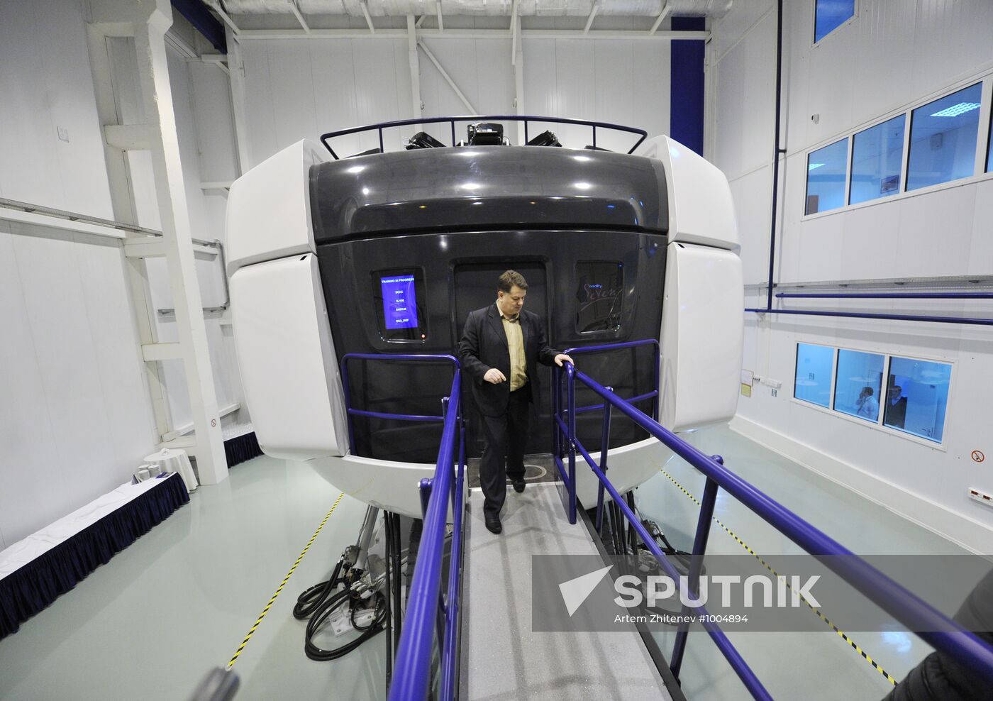 Sukhoi Superjet 100 training center opens
