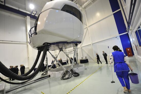 Sukhoi Superjet 100 training center opens