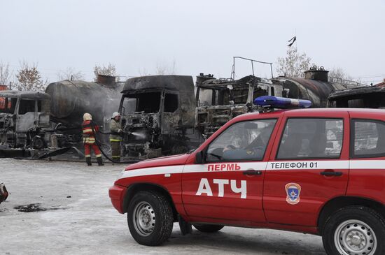 Five fuel tanks on fire in Perm