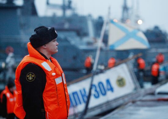 Naval ships in Kronshtadt port prepared for voyage