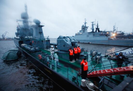 Naval ships in Kronshtadt port prepared for voyage