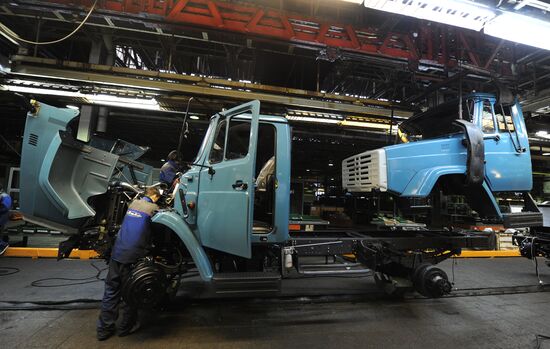 Work at ZIL factory