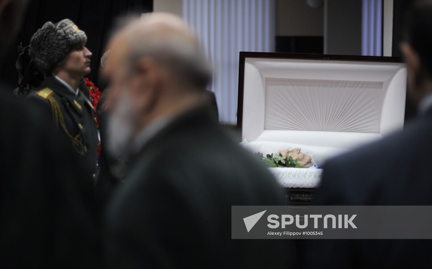 Funeral service for academician Boris Chertok, Korolyov