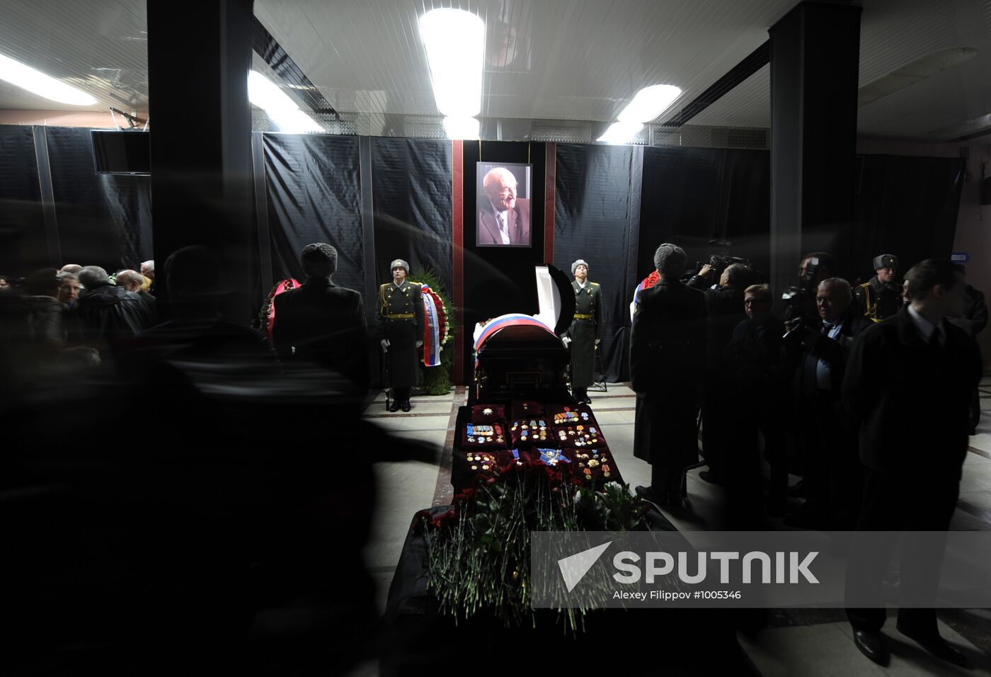 Funeral service for academician Boris Chertok, Korolyov