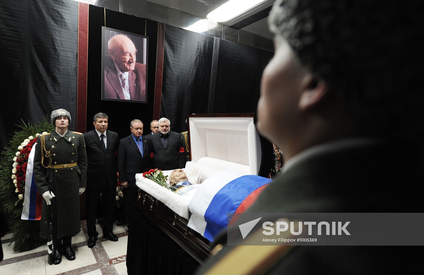 Funeral service for academician Boris Chertok, Korolyov