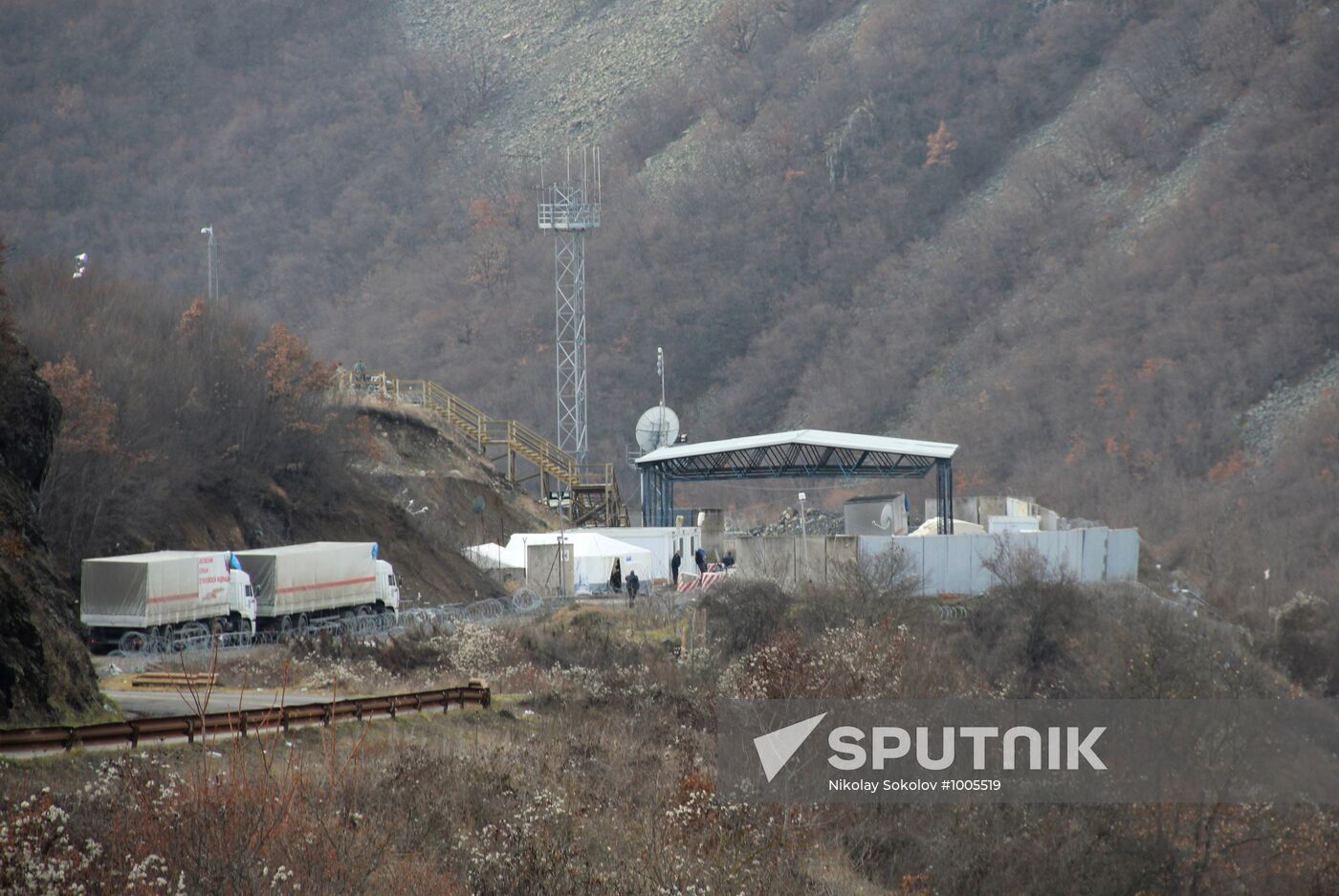 Russian Humanitarian aid convoy stopped at Kosovo border