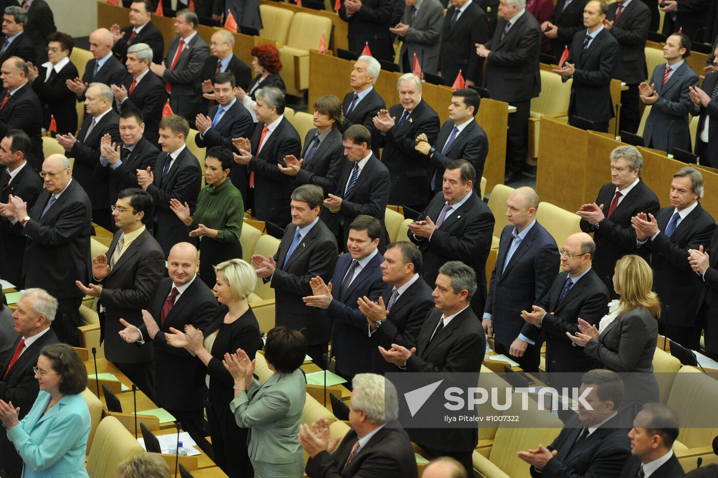 Sixth convocation of Russian State Duma holds first meeting