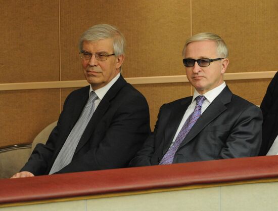 Sixth convocation of Russian State Duma holds first meeting